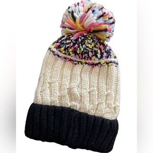 ✨Like New✨VINCE CAMUTO Fleece Lined Popcorn Stripe Pom Pom Beanie